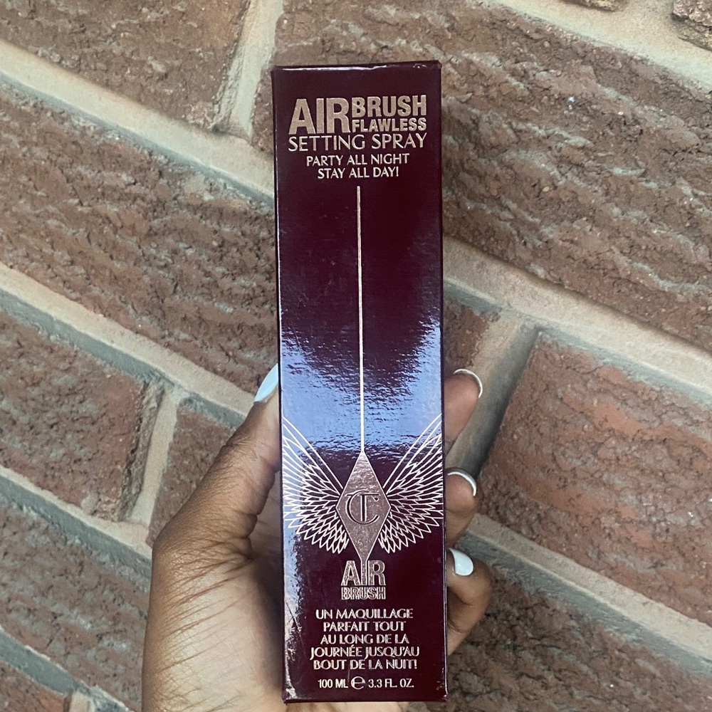 Charlotte Tilbury Airbrush Flawless Setting Spray in Deep Maroon